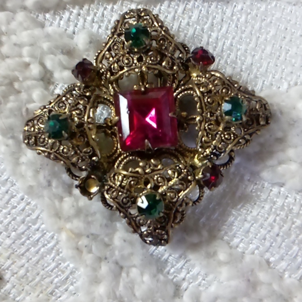 Vintage c-zeck rhinestone brooch.